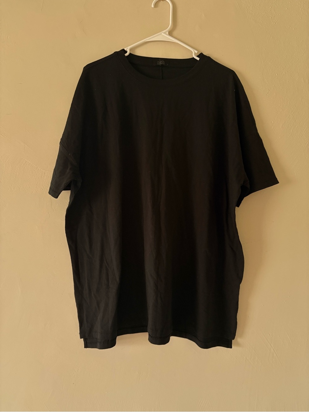 Nuuds black crewneck t shirt L